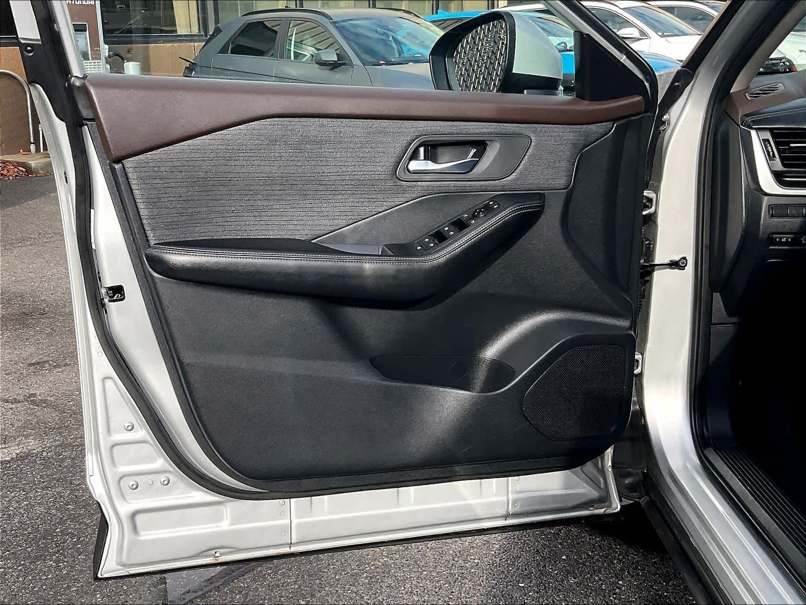 2023 Nissan Rogue SV - Photo 9