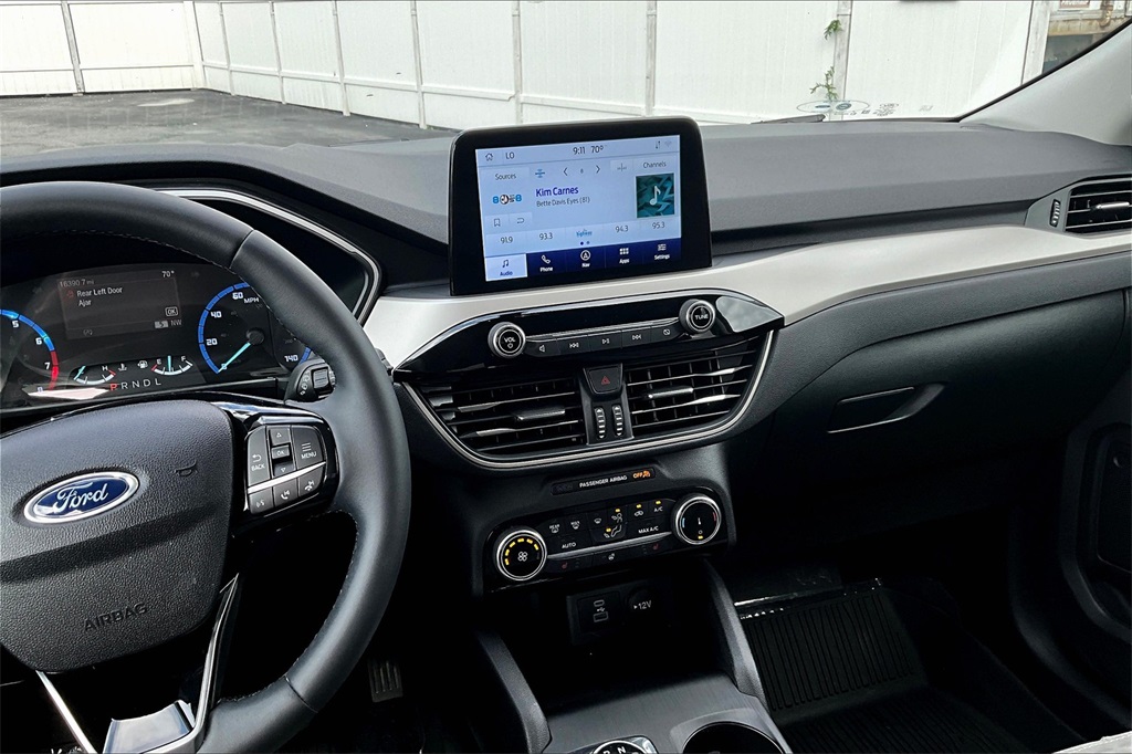 2022 Ford Escape SE - Photo 18