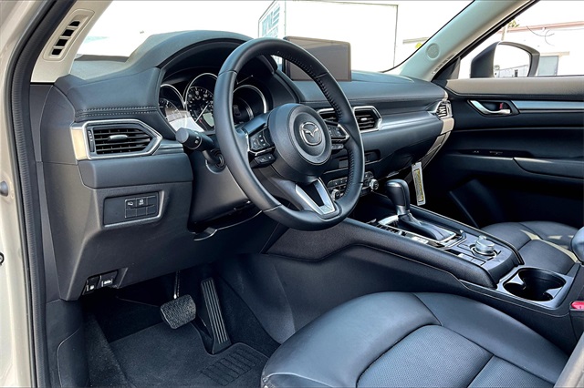 2025 Mazda CX-5 2.5 S Select Package - Photo 8