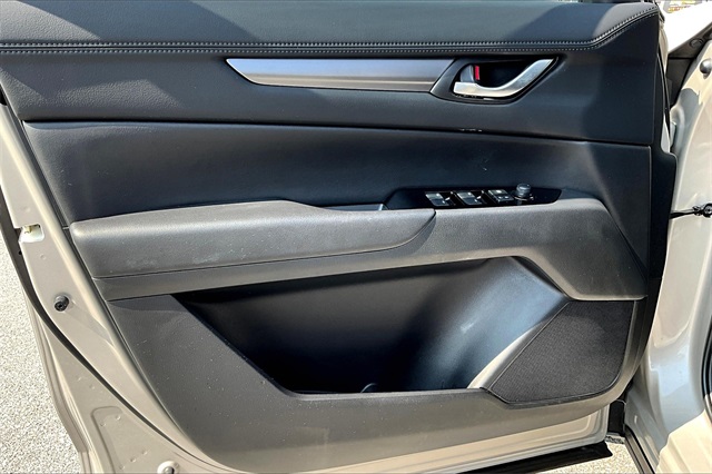 2025 Mazda CX-5 2.5 S Select Package - Photo 9