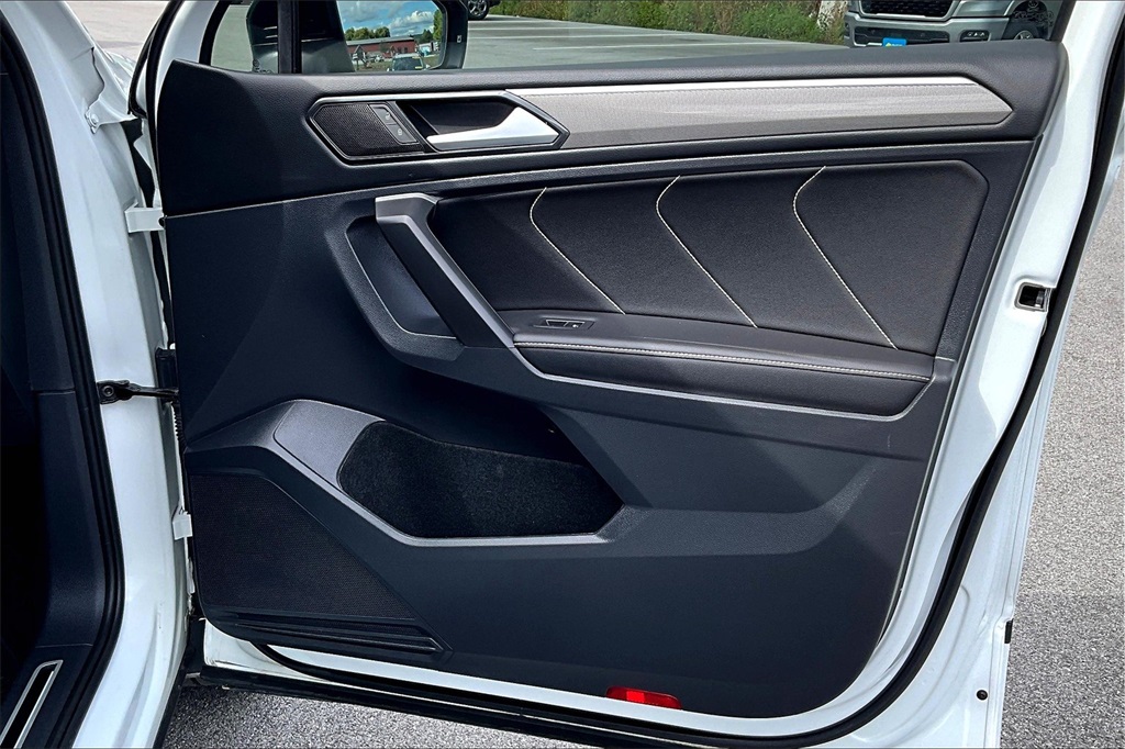 2024 Volkswagen Tiguan 2.0T SE R-Line Black - Photo 12