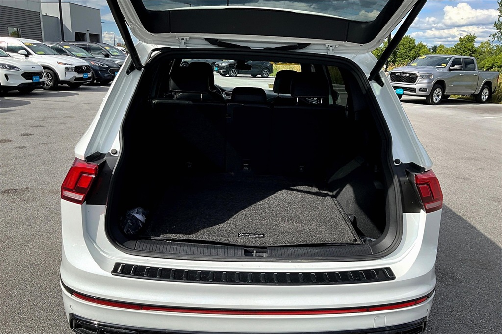 2024 Volkswagen Tiguan 2.0T SE R-Line Black - Photo 35