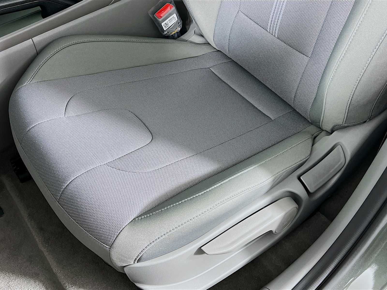 2025 Hyundai Elantra SE - Photo 16