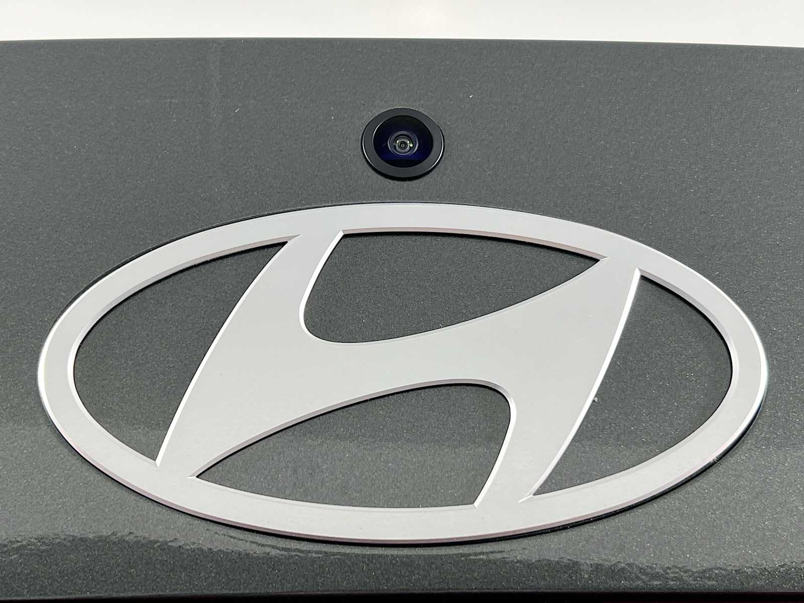 2025 Hyundai Elantra SE - Photo 17