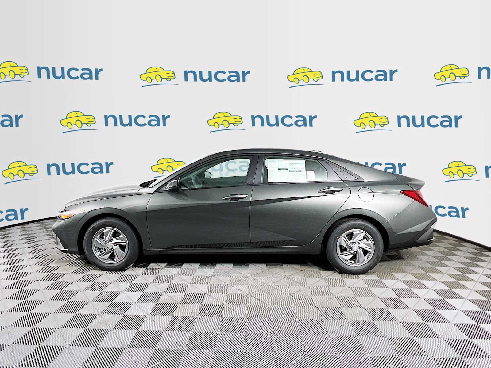 2025 Hyundai Elantra SE - Photo 3