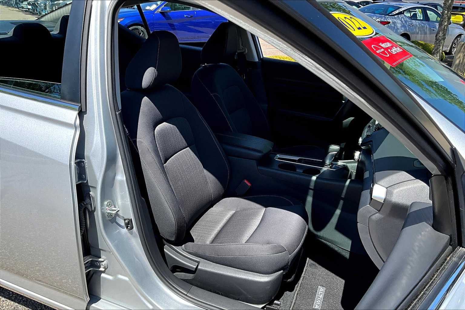 2022 Nissan Altima 2.5 S - Photo 11
