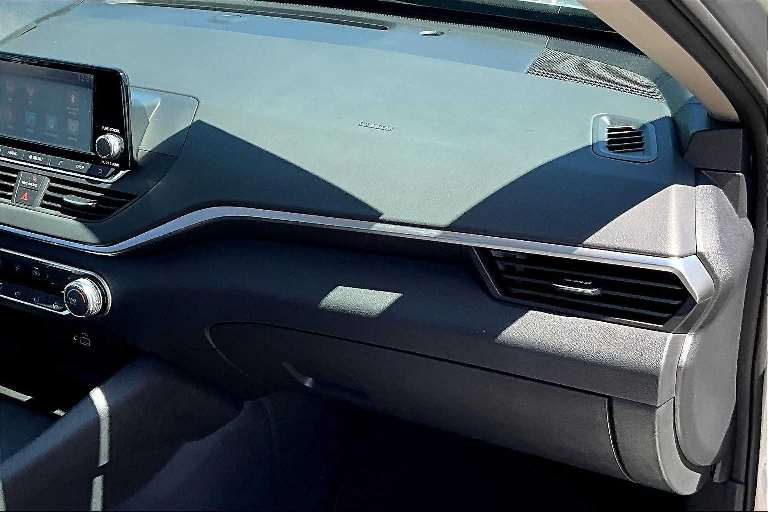 2022 Nissan Altima 2.5 S - Photo 13