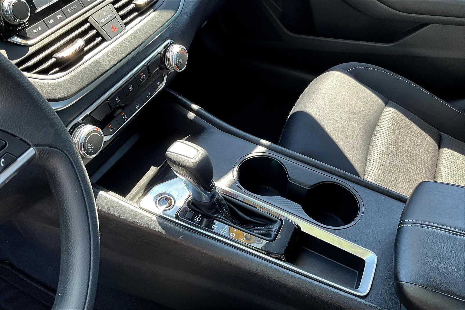2022 Nissan Altima 2.5 S - Photo 20