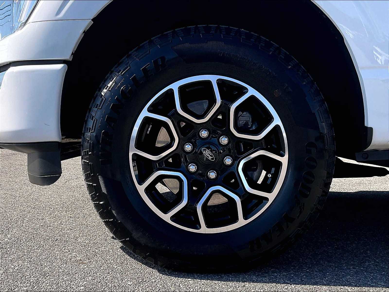 2022 Ford F-150 XLT - Photo 7