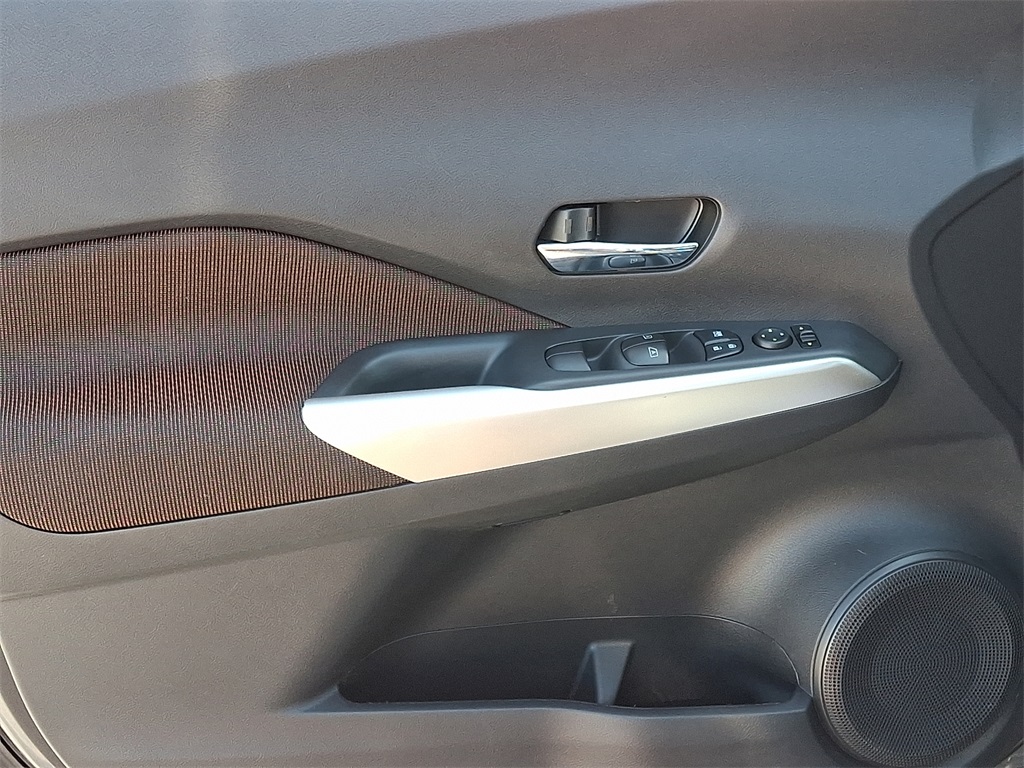 2019 Nissan Kicks SR - Photo 13