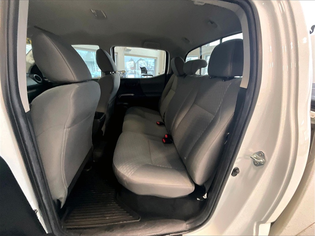 2022 Toyota Tacoma SR5 - Photo 15