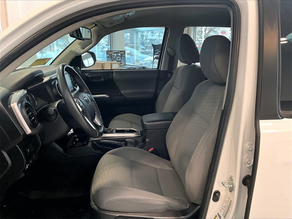 2022 Toyota Tacoma SR5 - Photo 10