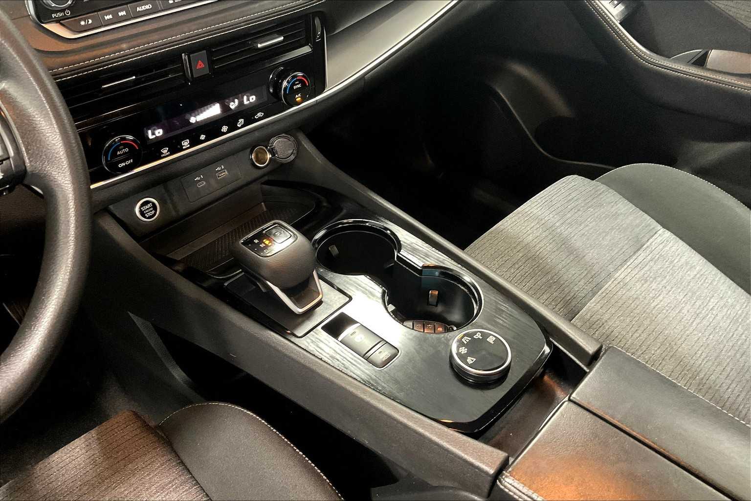 2021 Nissan Rogue SV - Photo 20