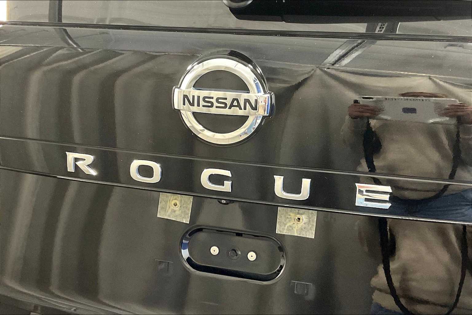 2021 Nissan Rogue SV - Photo 28