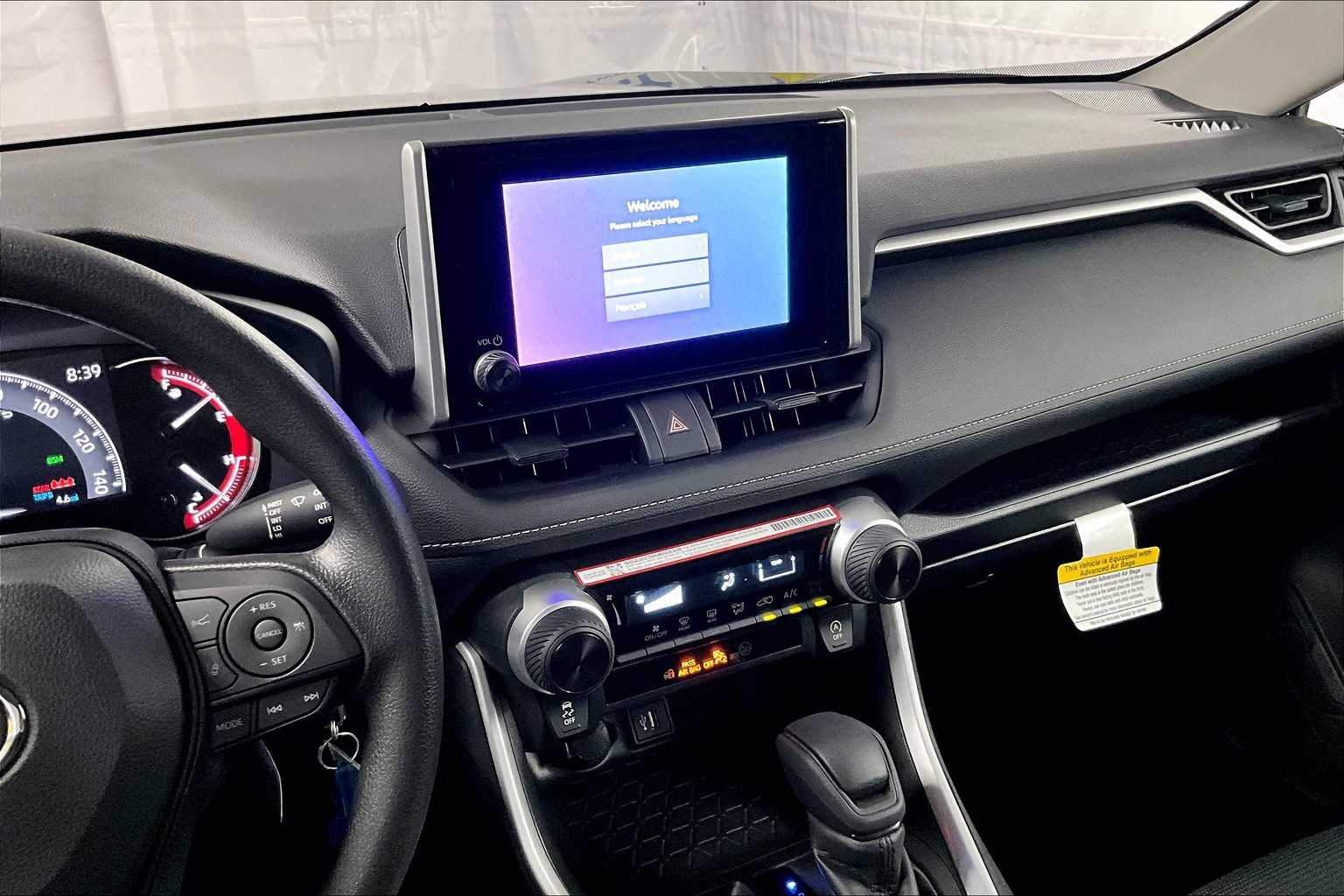 2025 Toyota RAV4 LE - Photo 13