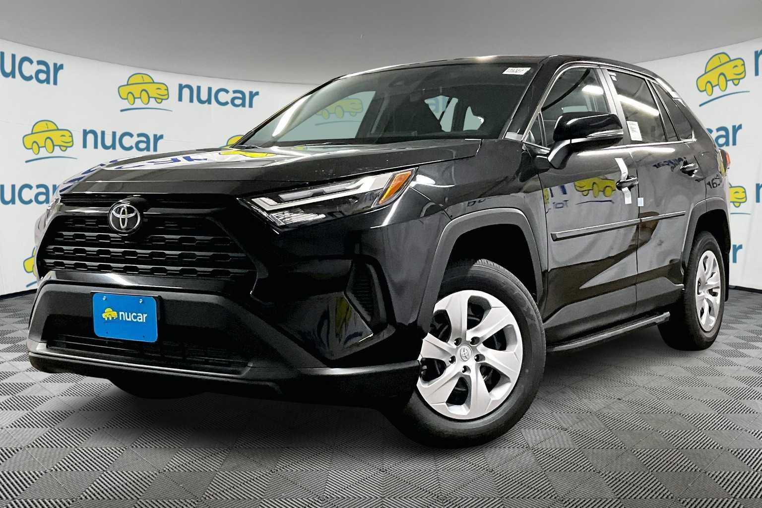2025 Toyota RAV4 LE - Photo 4