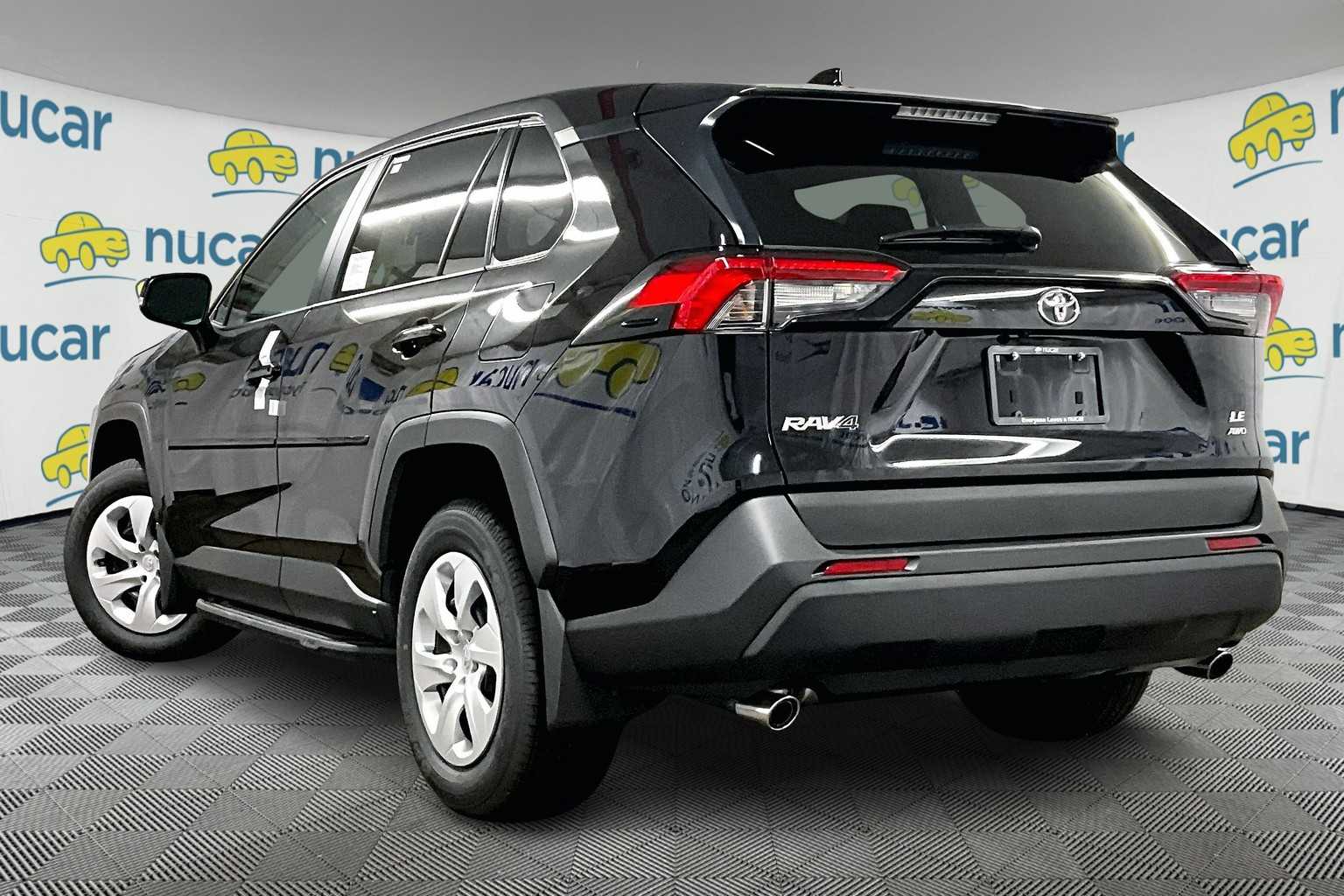2025 Toyota RAV4 LE - Photo 5
