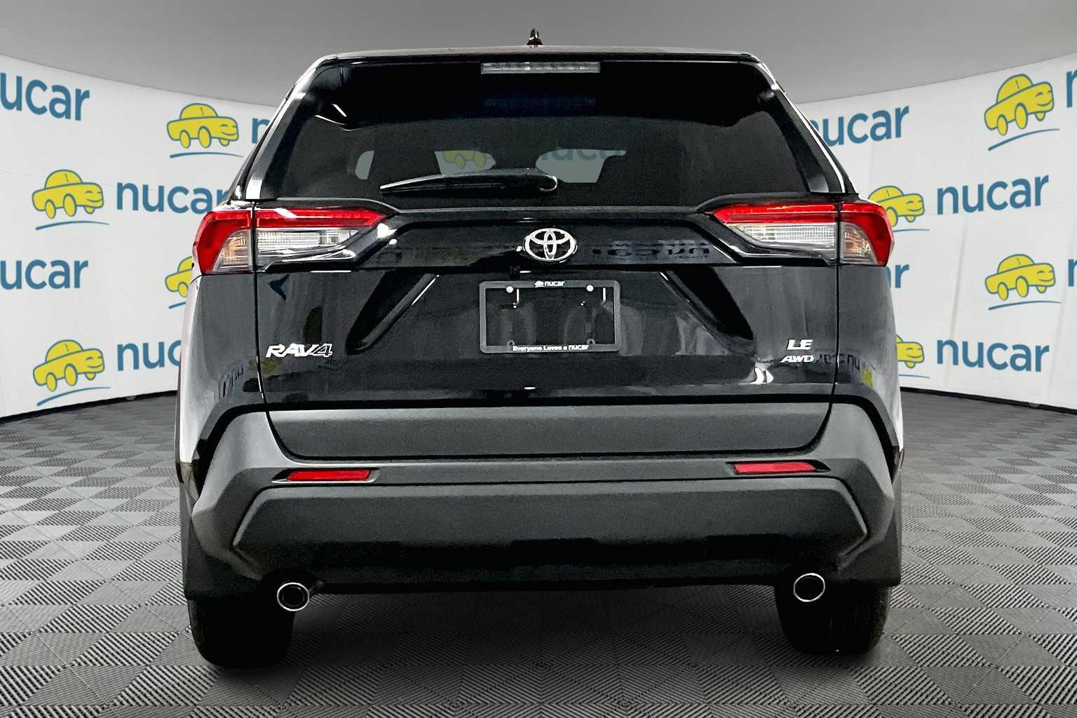 2025 Toyota RAV4 LE - Photo 6