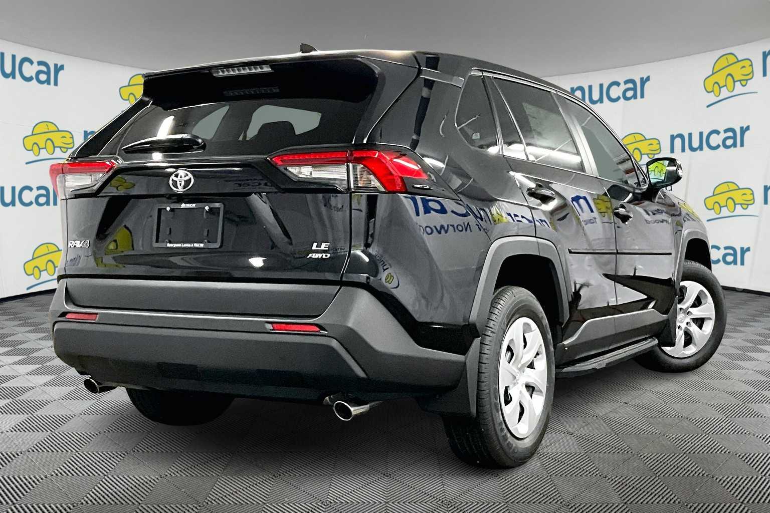 2025 Toyota RAV4 LE - Photo 7