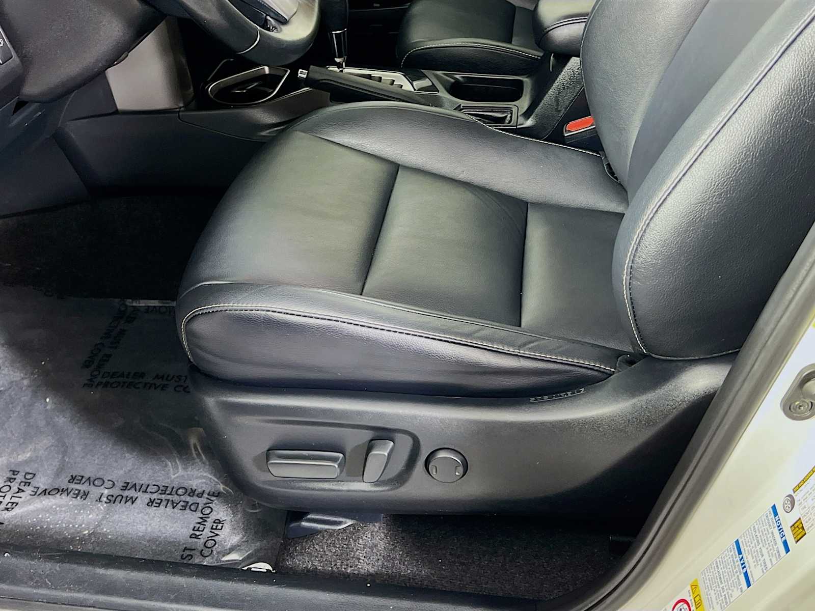 2017 Toyota RAV4 Hybrid Limited - Photo 20