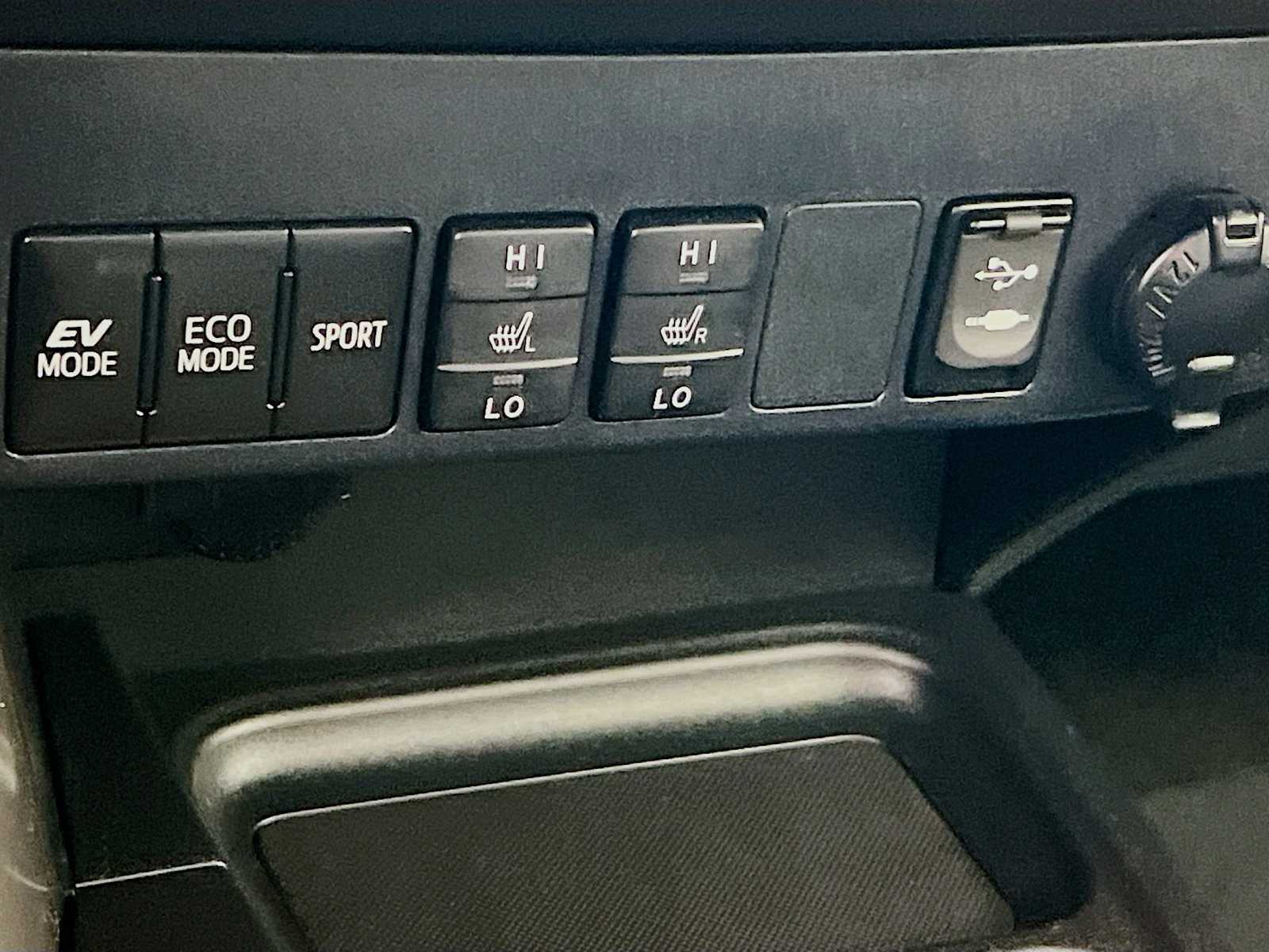 2017 Toyota RAV4 Hybrid Limited - Photo 21