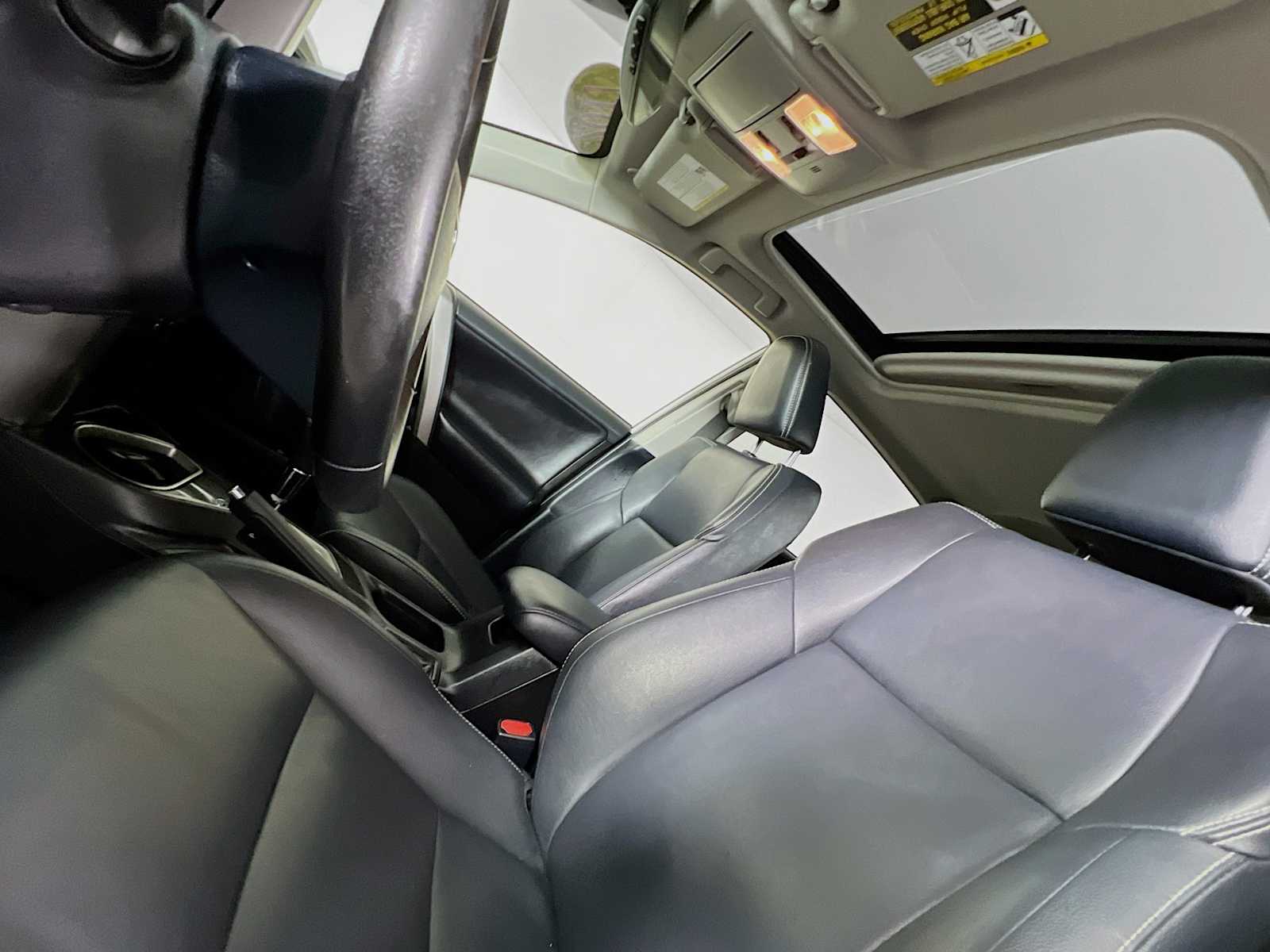 2017 Toyota RAV4 Hybrid Limited - Photo 23