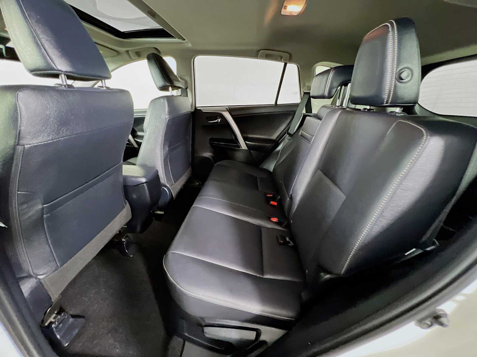 2017 Toyota RAV4 Hybrid Limited - Photo 26