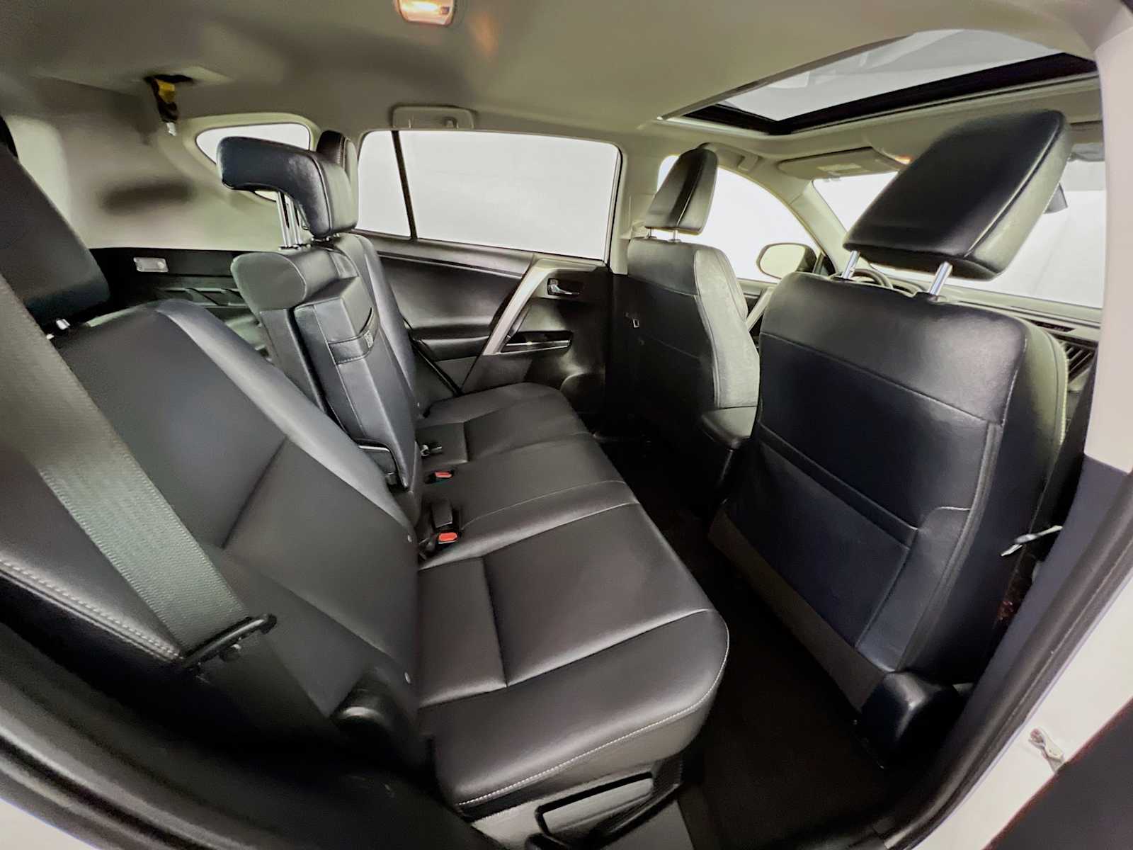 2017 Toyota RAV4 Hybrid Limited - Photo 28