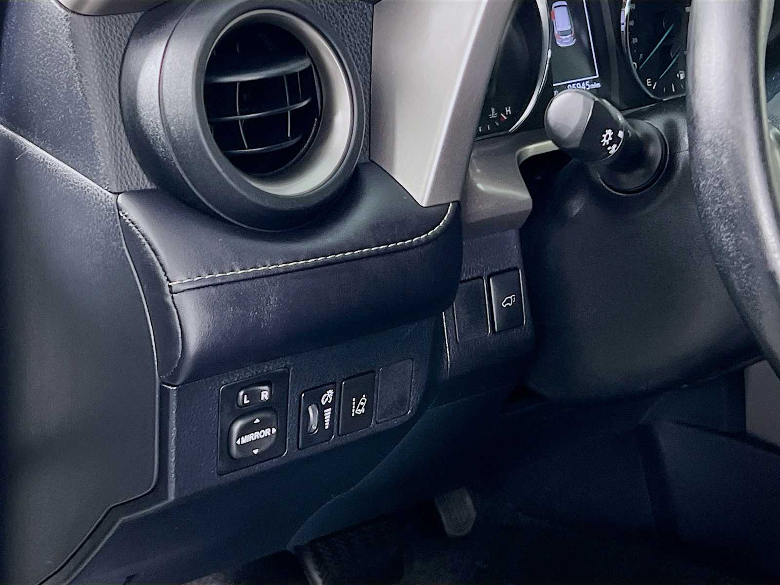 2017 Toyota RAV4 Hybrid Limited - Photo 10
