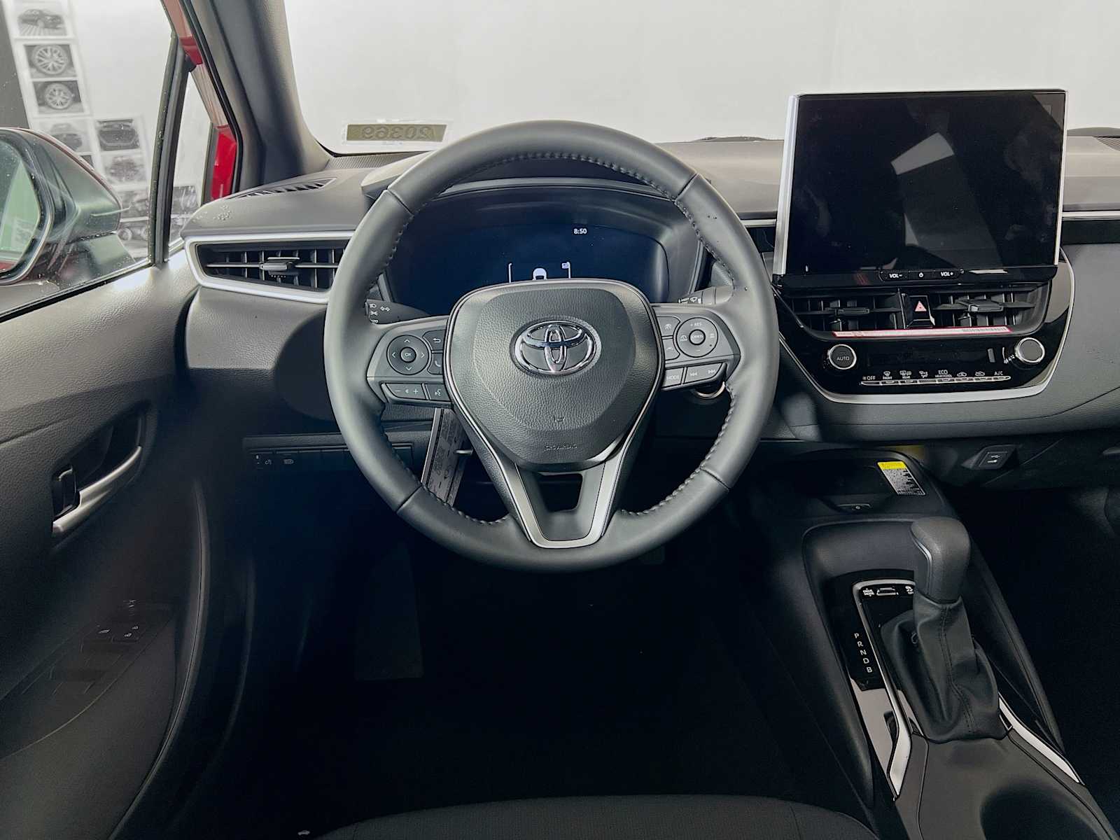 2026 Toyota Corolla SE - Photo 14