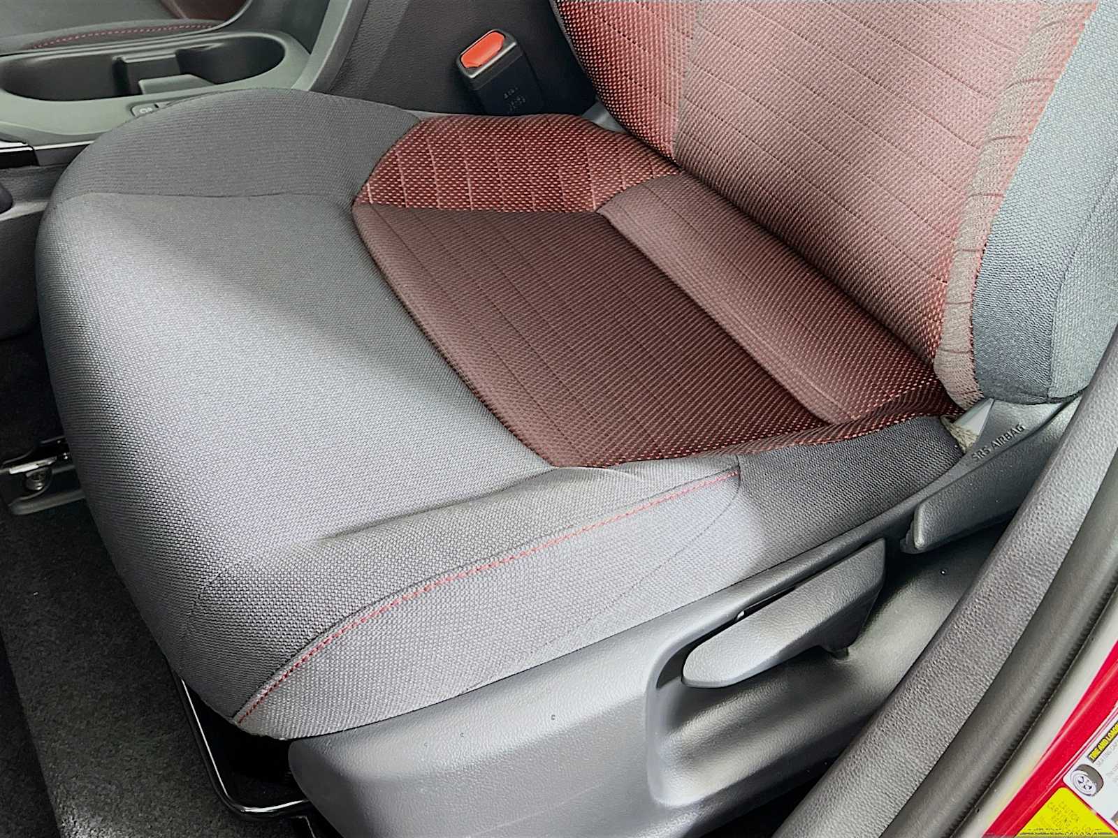 2026 Toyota Corolla SE - Photo 16