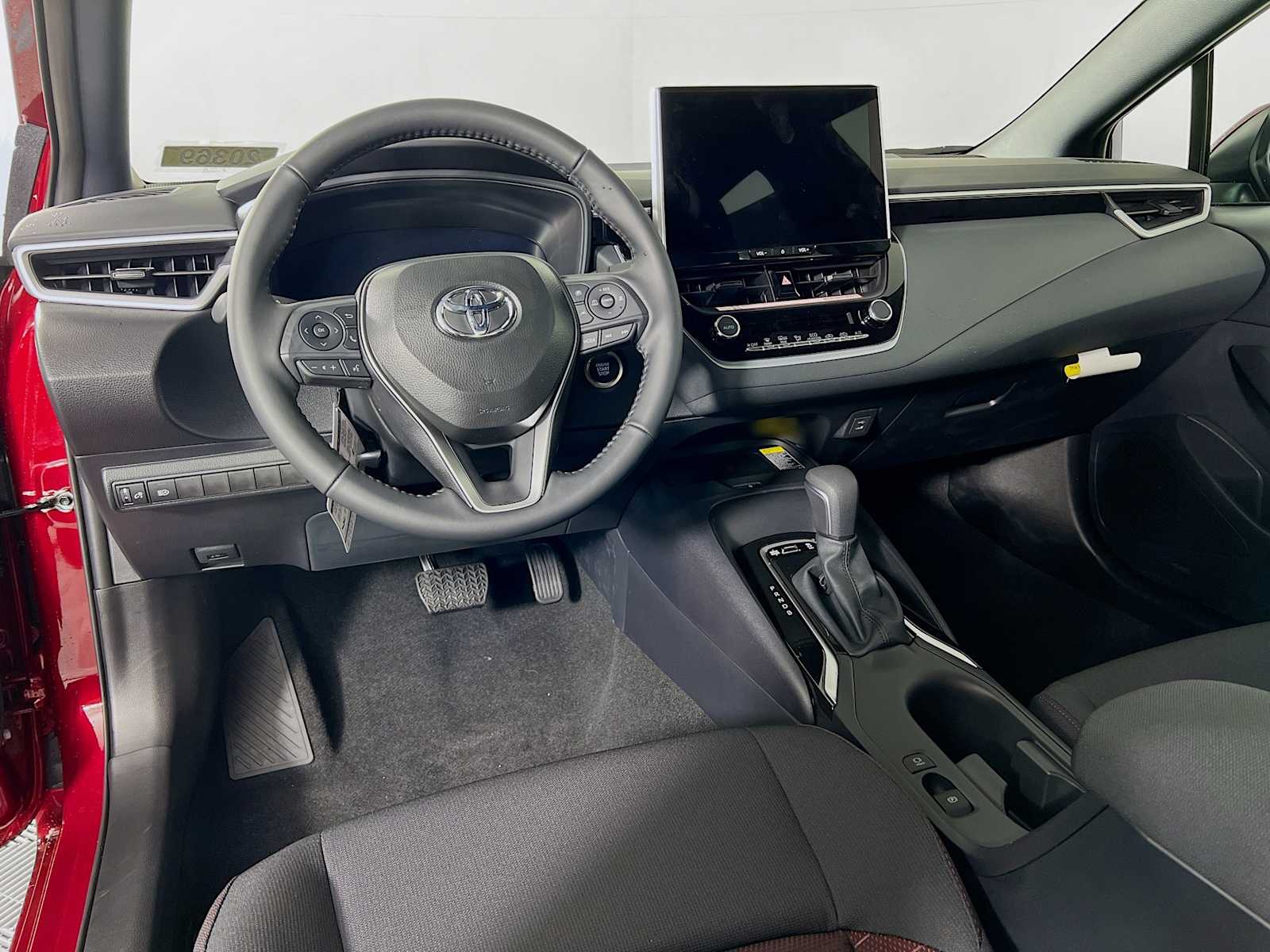 2026 Toyota Corolla SE - Photo 6