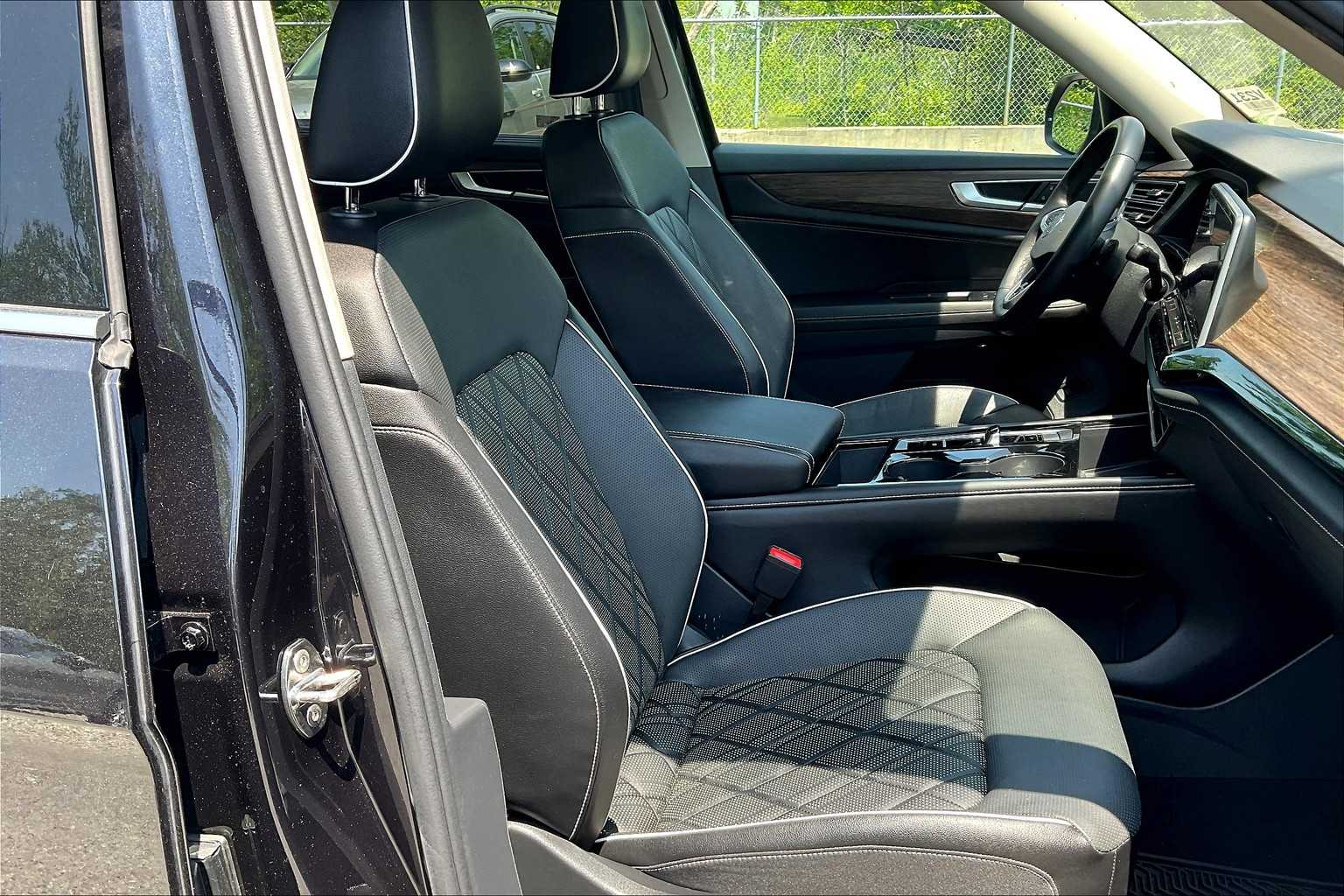2024 Volkswagen Atlas 2.0T SEL Premium R-Line - Photo 11