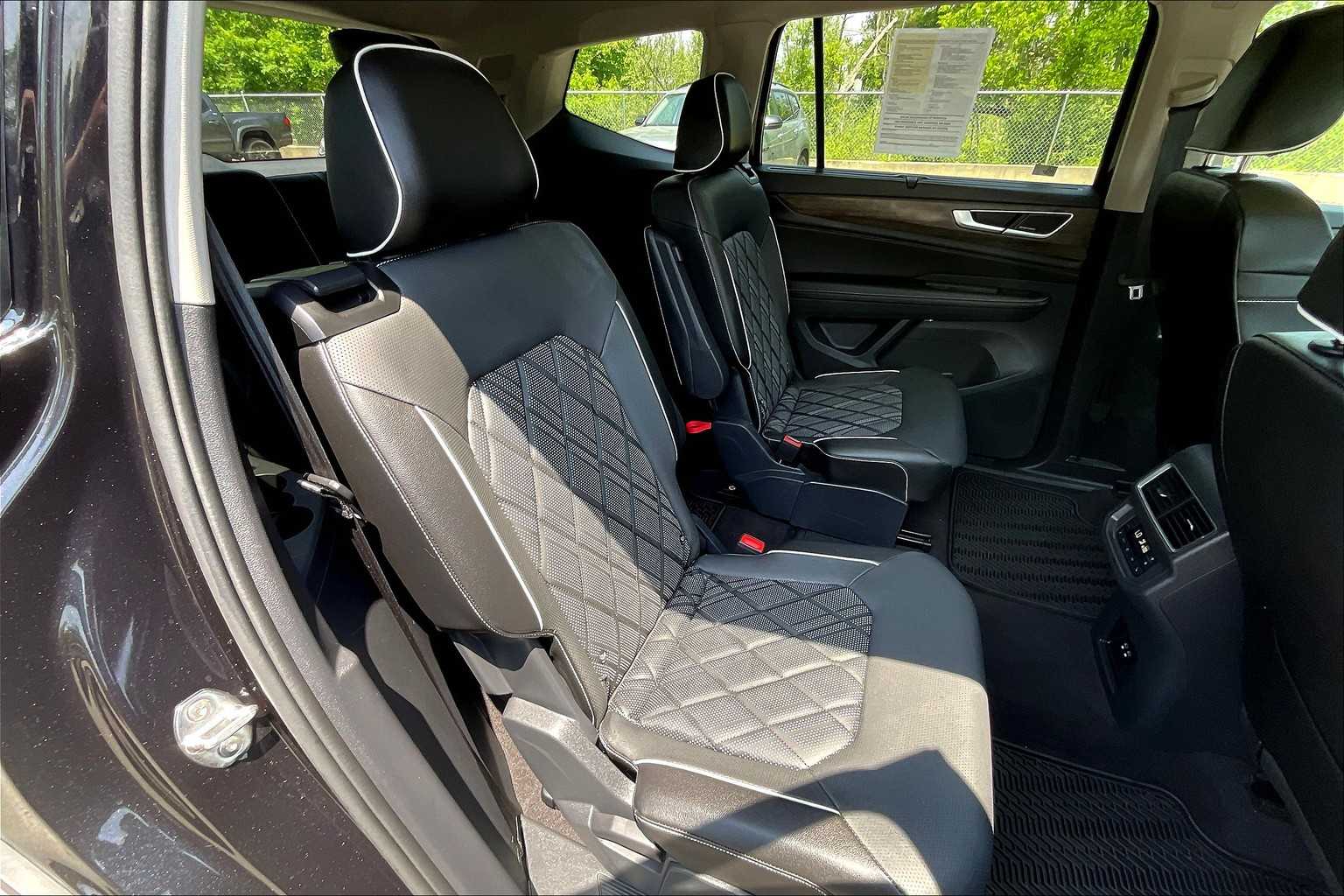 2024 Volkswagen Atlas 2.0T SEL Premium R-Line - Photo 16