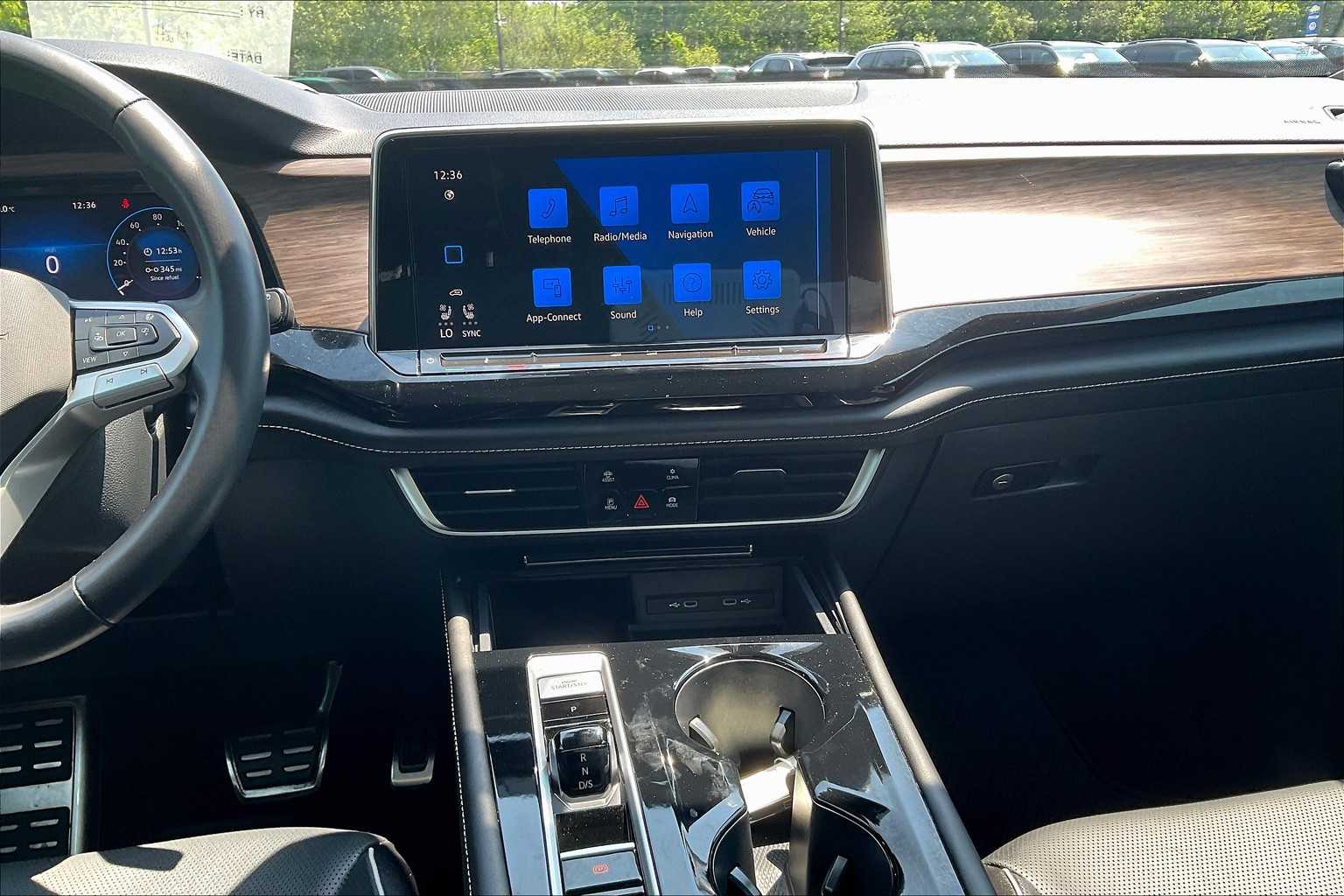 2024 Volkswagen Atlas 2.0T SEL Premium R-Line - Photo 19