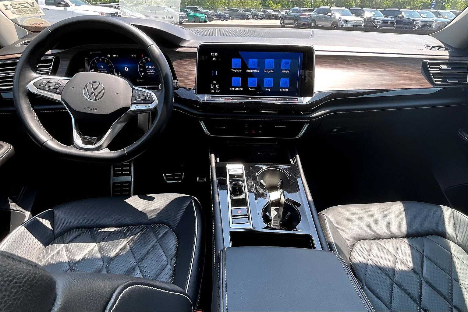 2024 Volkswagen Atlas 2.0T SEL Premium R-Line - Photo 22