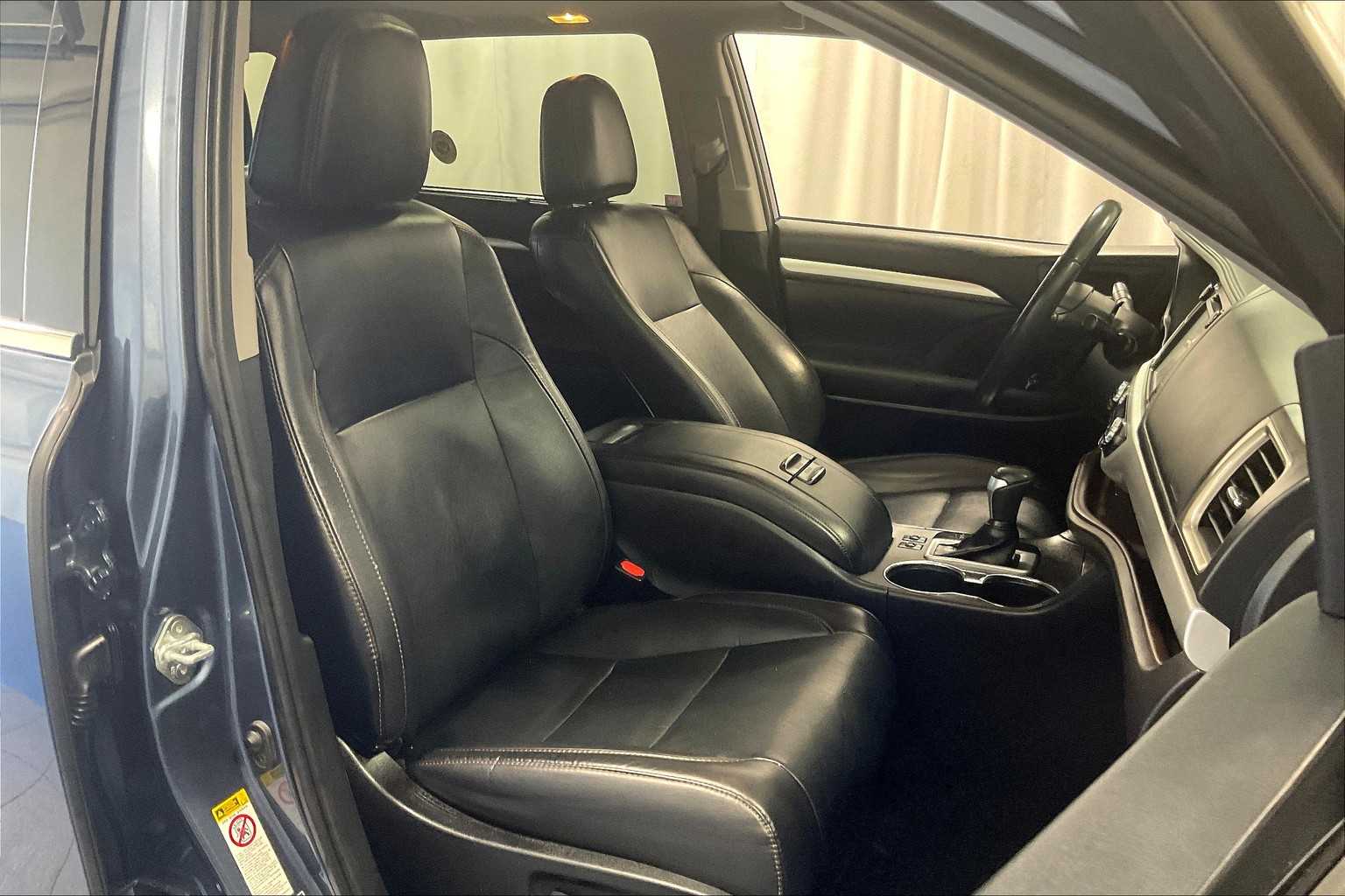 2019 Toyota Highlander XLE - Photo 11