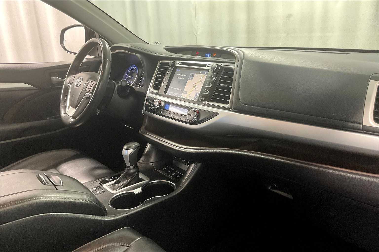 2019 Toyota Highlander XLE - Photo 14