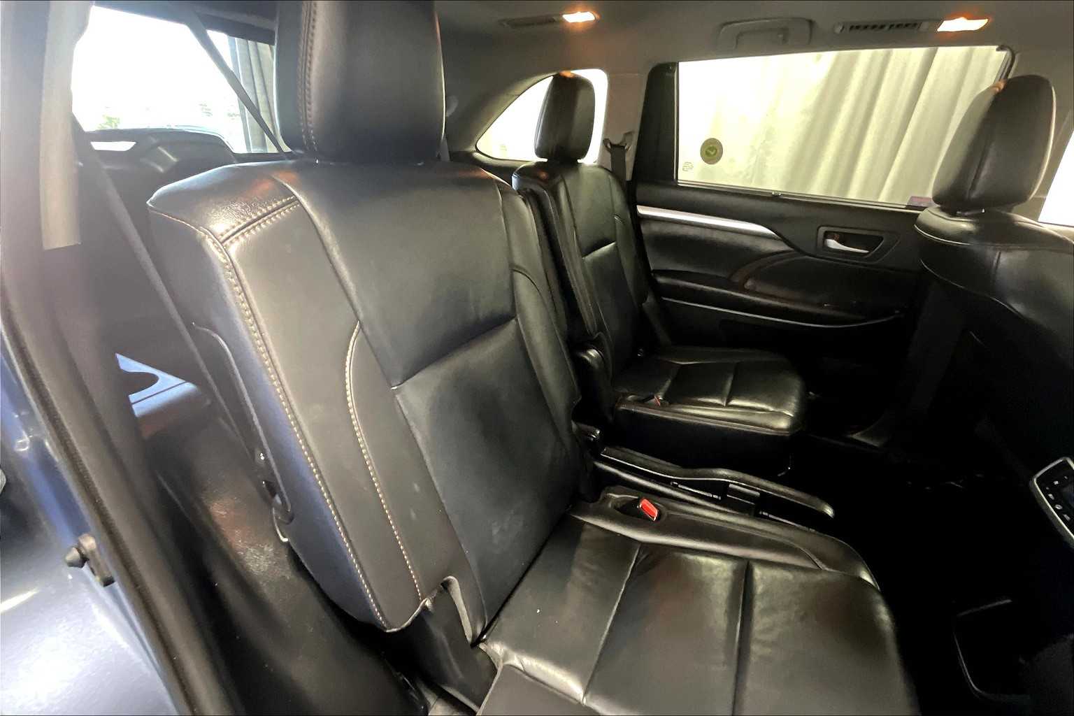 2019 Toyota Highlander XLE - Photo 16