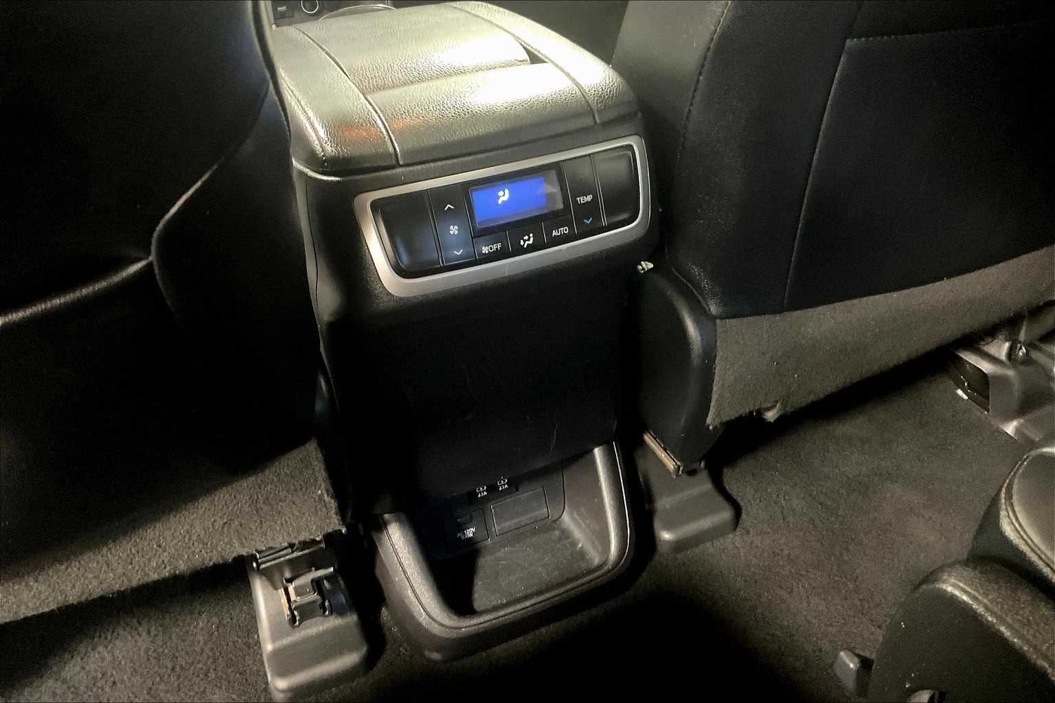 2019 Toyota Highlander XLE - Photo 28