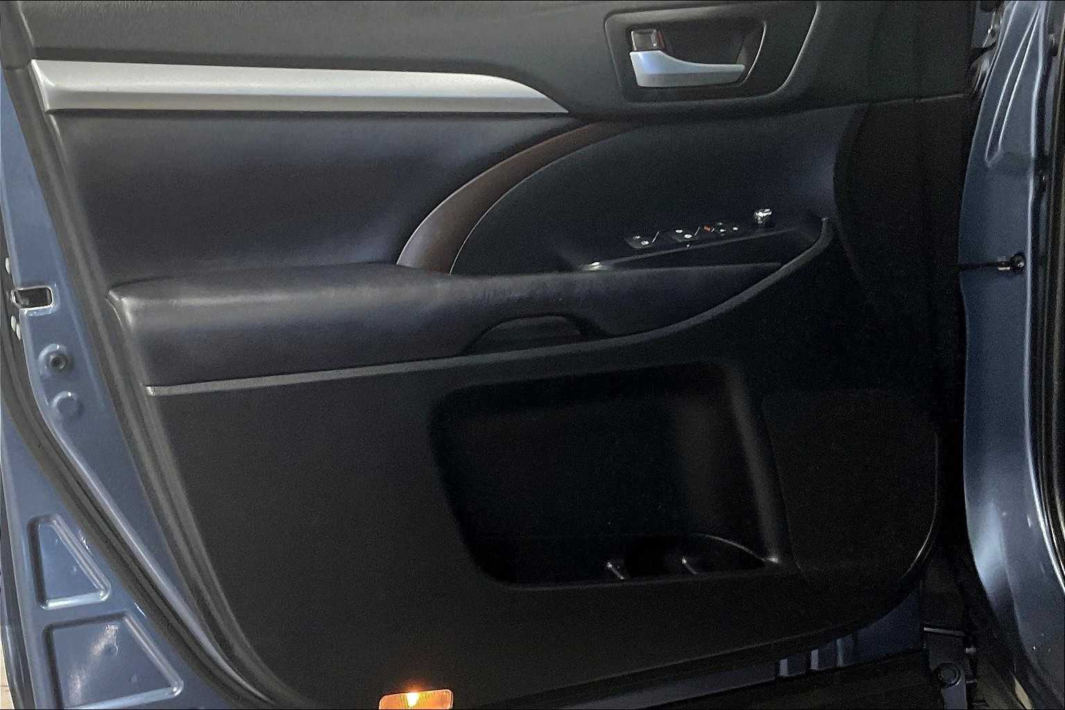 2019 Toyota Highlander XLE - Photo 9