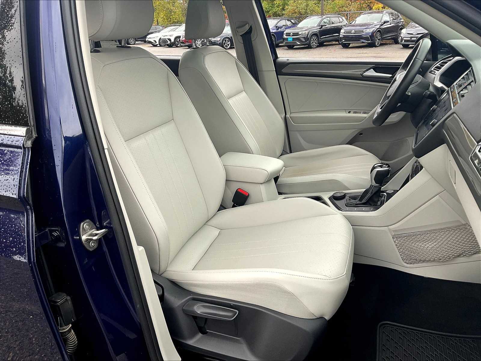 2023 Volkswagen Tiguan SE - Photo 11