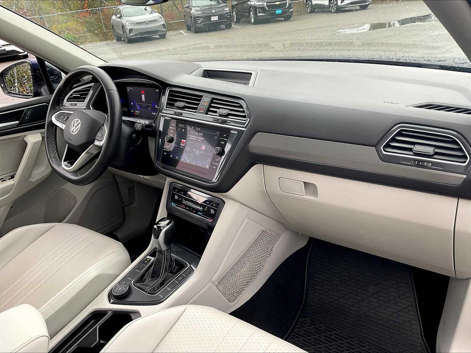 2023 Volkswagen Tiguan SE - Photo 14