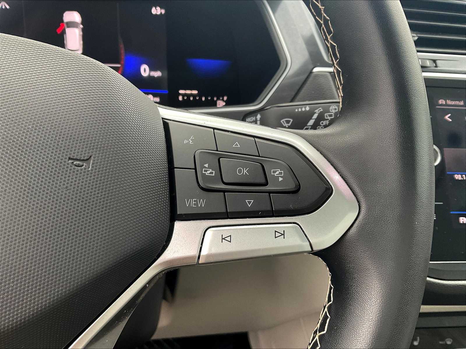 2023 Volkswagen Tiguan SE - Photo 24