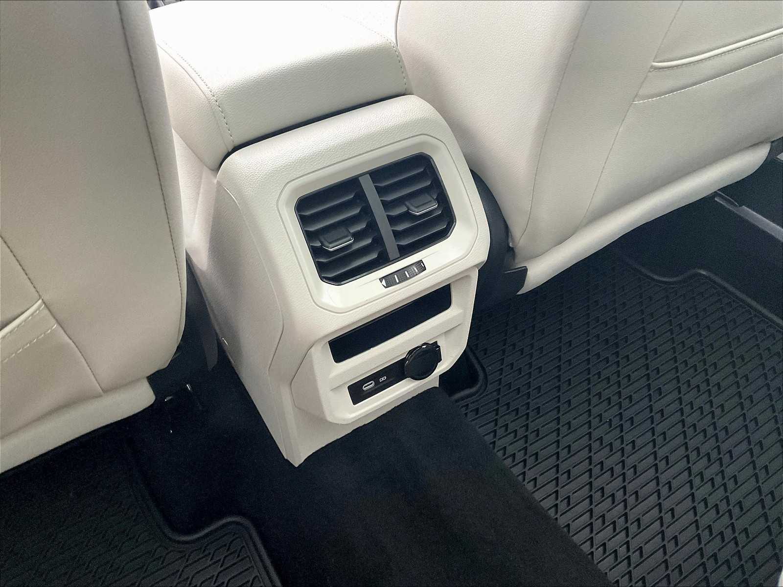 2023 Volkswagen Tiguan SE - Photo 27