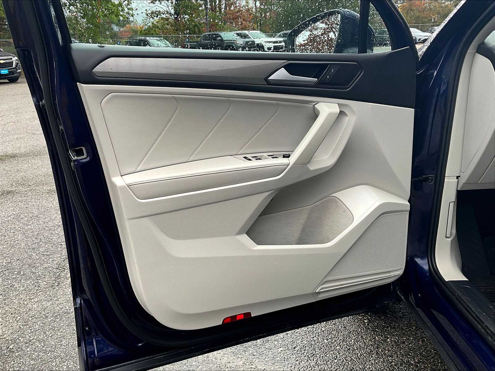 2023 Volkswagen Tiguan SE - Photo 9