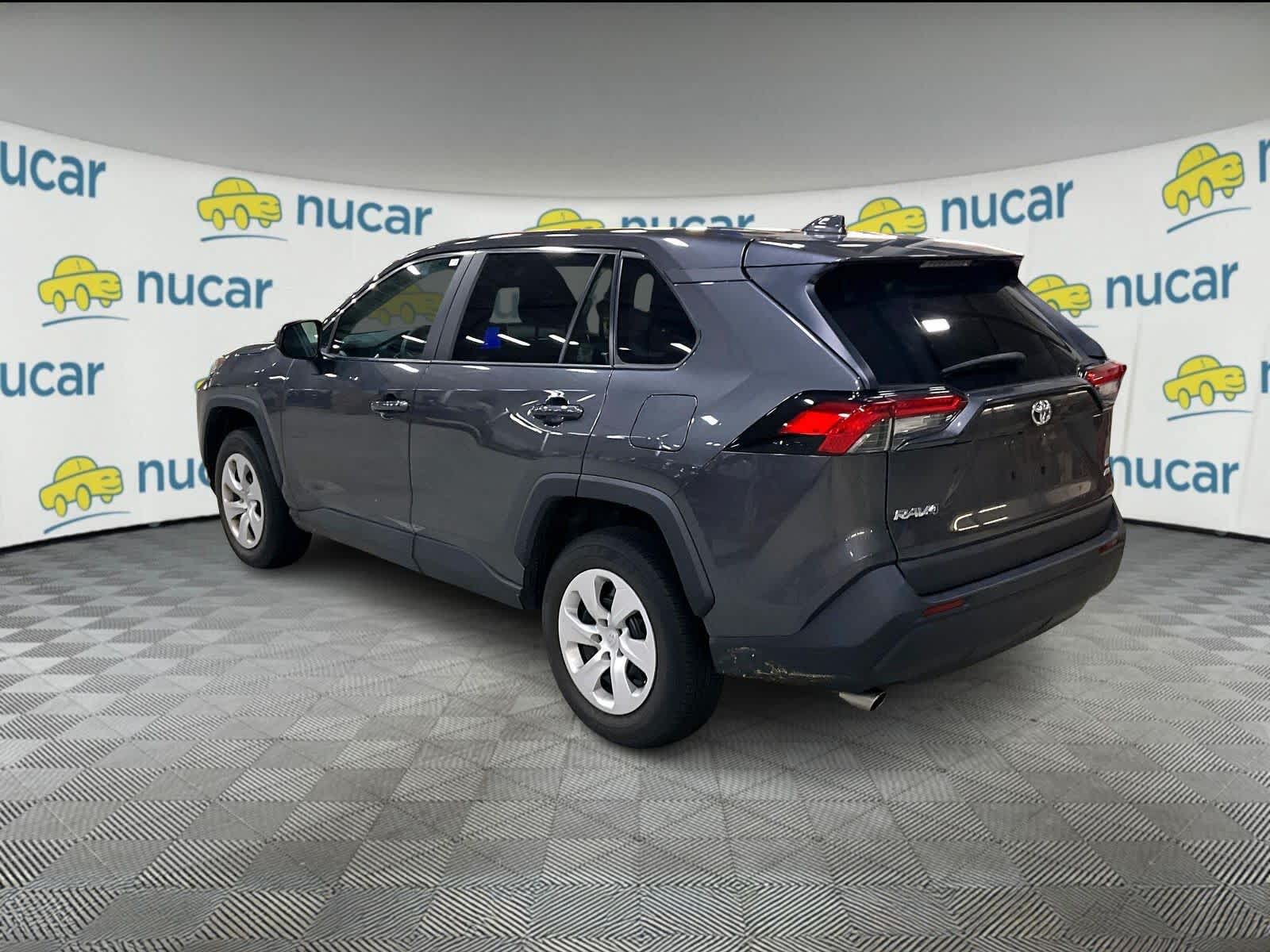 2023 Toyota RAV4 LE - Photo 3