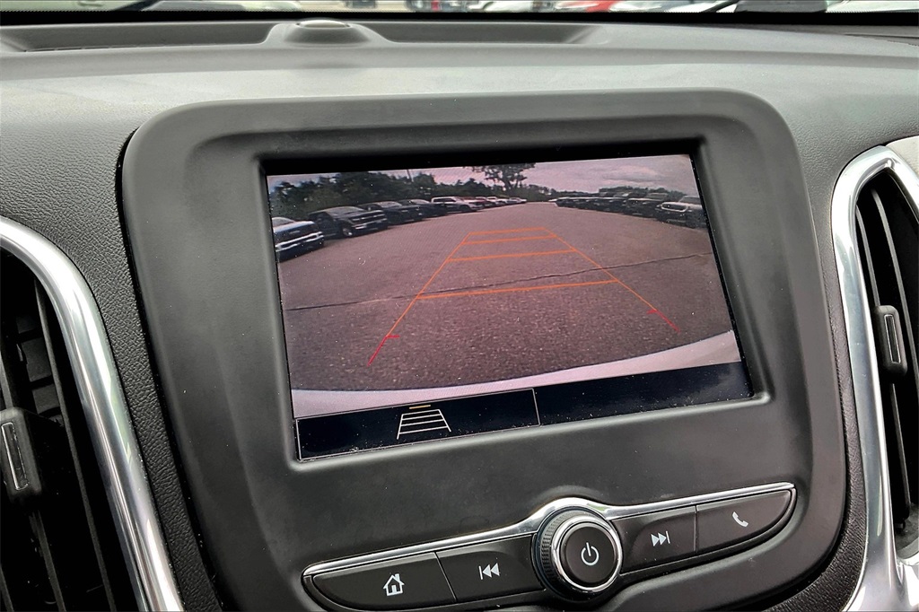 2022 Chevrolet Equinox LS - Photo 18