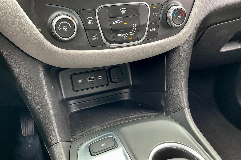 2022 Chevrolet Equinox LS - Photo 24