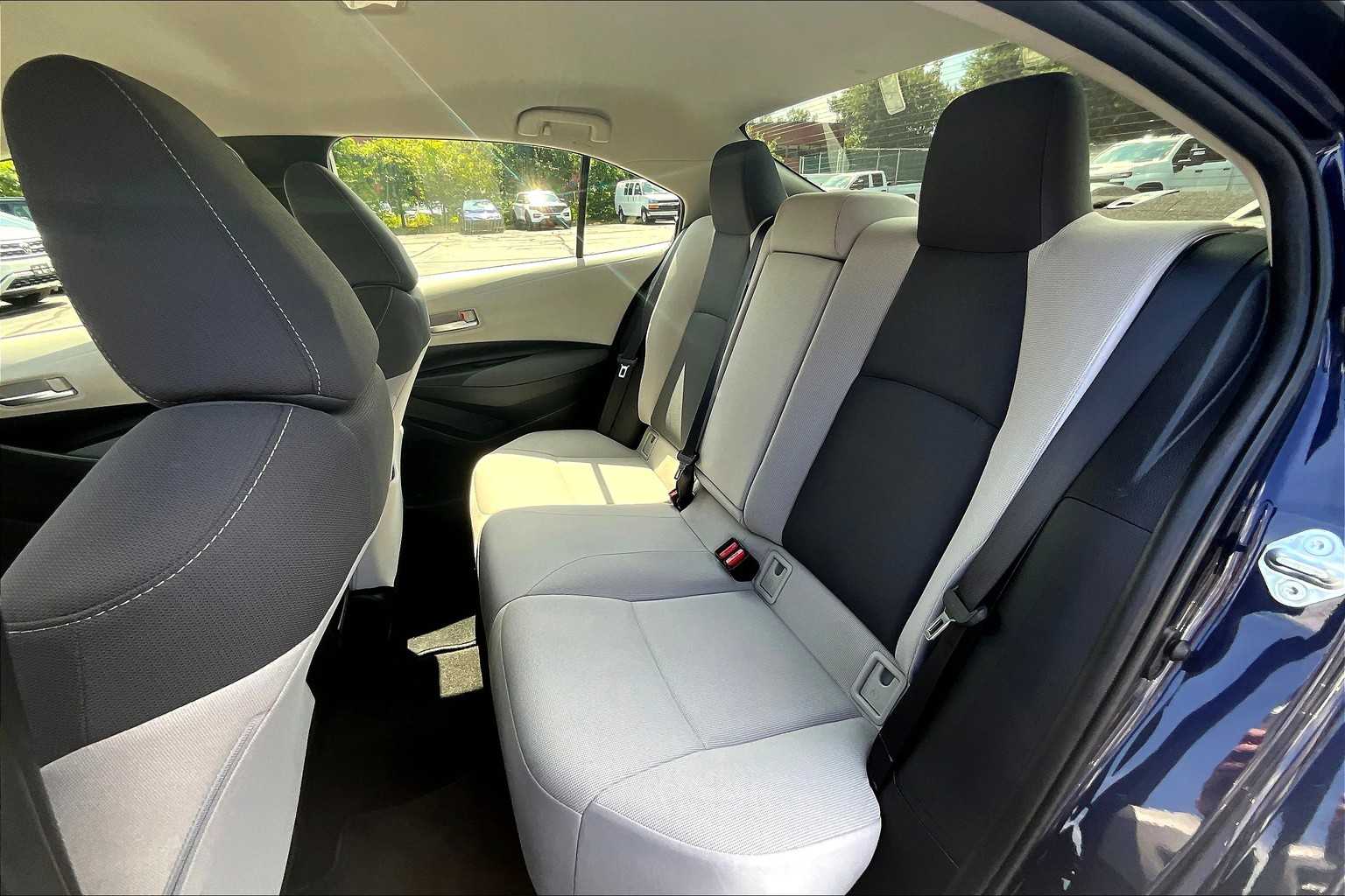 2021 Toyota Corolla LE - Photo 14